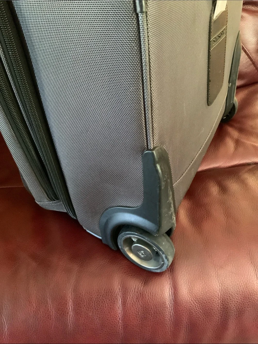 SAMSONITE ROLLING briefcase. Traveling, office, school, seminars minor scratches